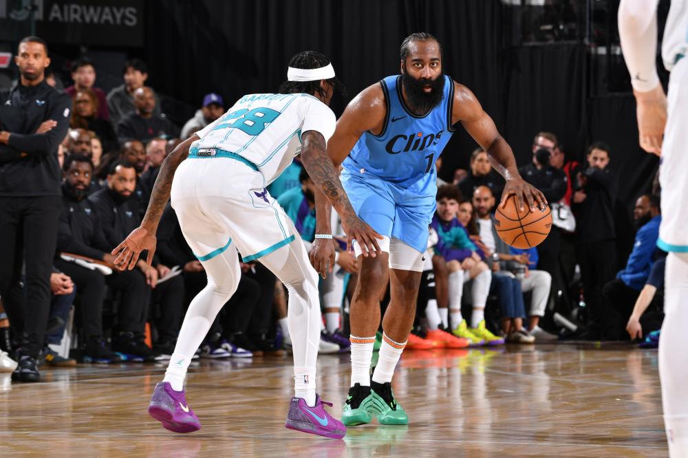 为球队防线 为球队防线